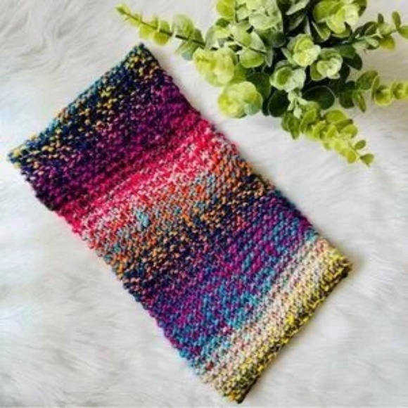 Handmade Multicolor Chunky Knit Infinity Scarf Cozy Winter Accessory One Size - Picture 2 of 8